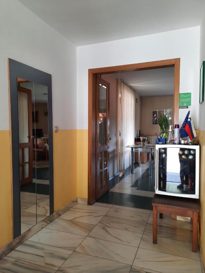 Rooms Cehovin Postojna Exteriör bild