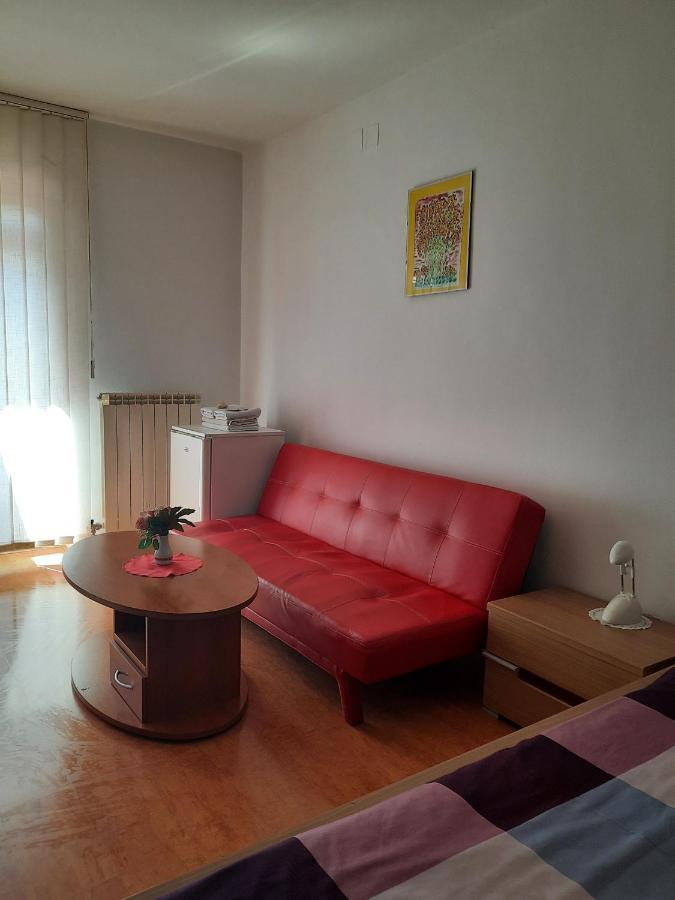 Rooms Cehovin Postojna Exteriör bild