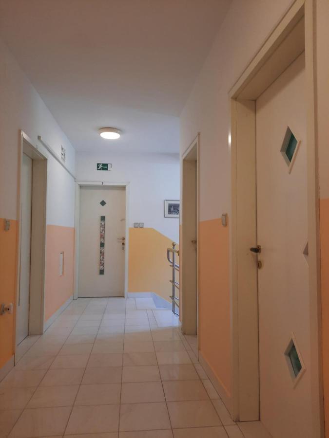Rooms Cehovin Postojna Exteriör bild