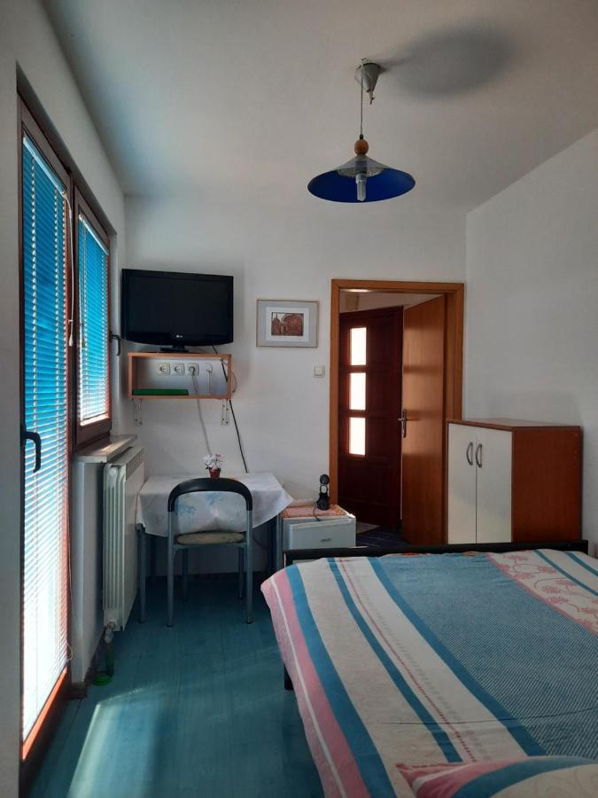Rooms Cehovin Postojna Exteriör bild