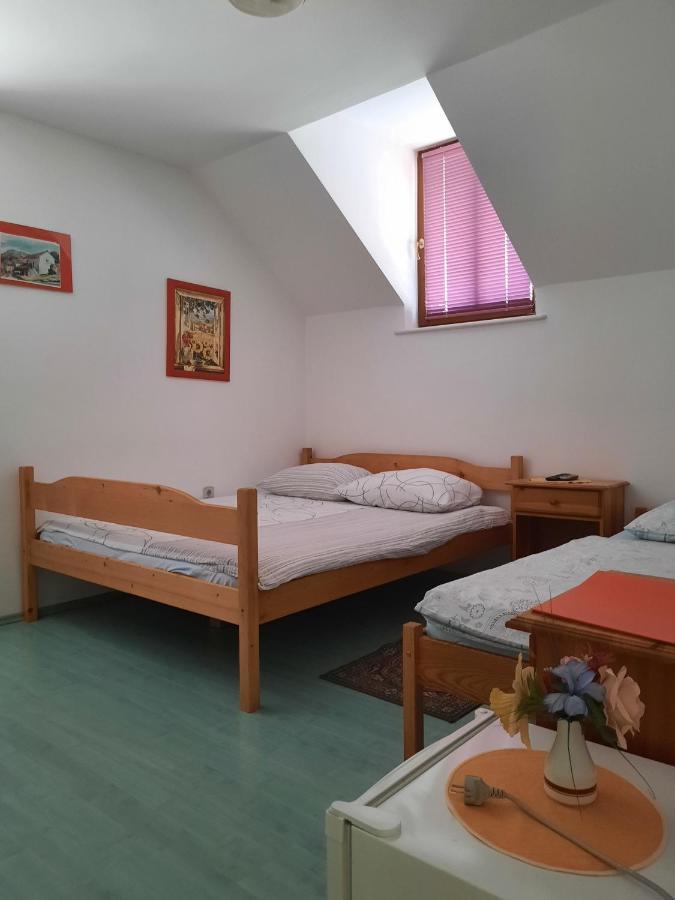 Rooms Cehovin Postojna Exteriör bild